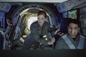 jessica-chastain-michael-pena-the-martian