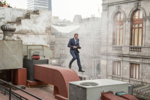 Daniel-Craig-as-James-Bond-on-the-Set-of-SPECTRE